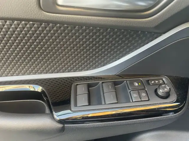 Toyota C-HR view 15