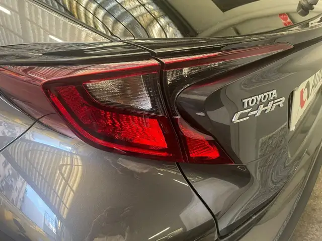 Toyota C-HR view 6