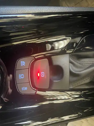 Toyota C-HR view 16