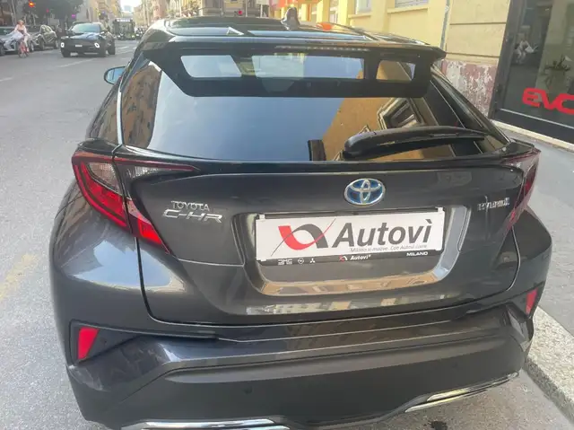 Toyota C-HR view 5