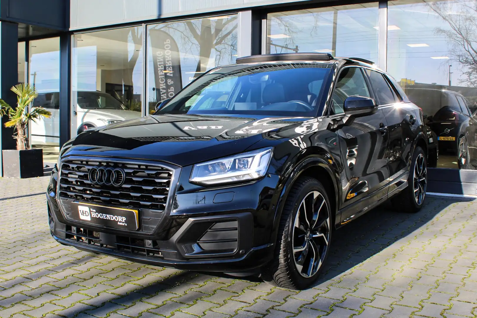 Audi Q2 2.0 TFSI quattro Sport Pro Line S PANO NAVI VIRTUA Zwart - 1