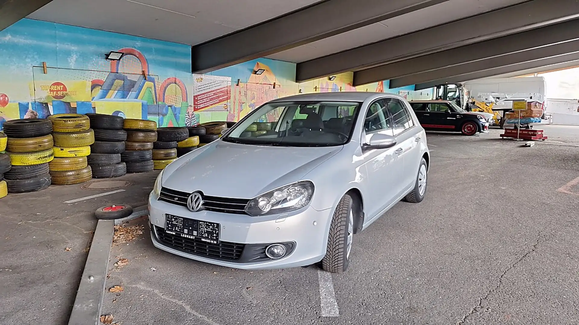 Volkswagen Golf Comfortline BMT 1,6 TDI DPF PRIVATVERKAUF Silber - 2