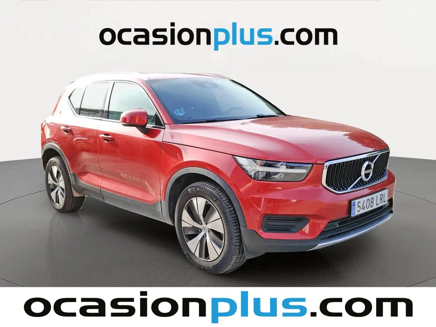 Volvo XC40 T3 Momentum Aut. Rojo - 2