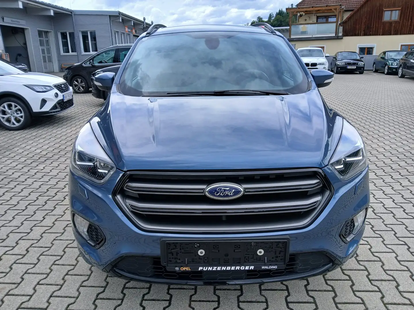 Ford Kuga 1,5 TDCi ST-Line Blau - 2