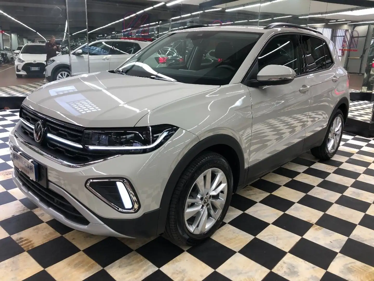 Volkswagen T-Cross 1.0 TSI Edition Plus Gris - 1