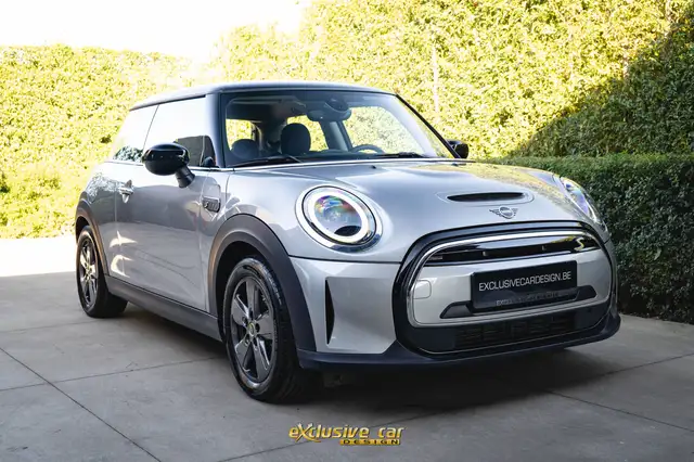Mini Hatch view 3