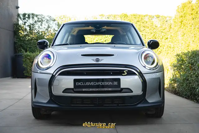 Mini Hatch view 2