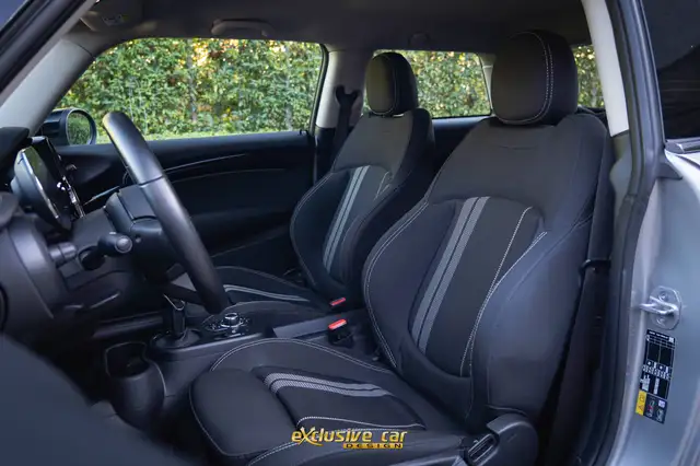 Mini Hatch view 14