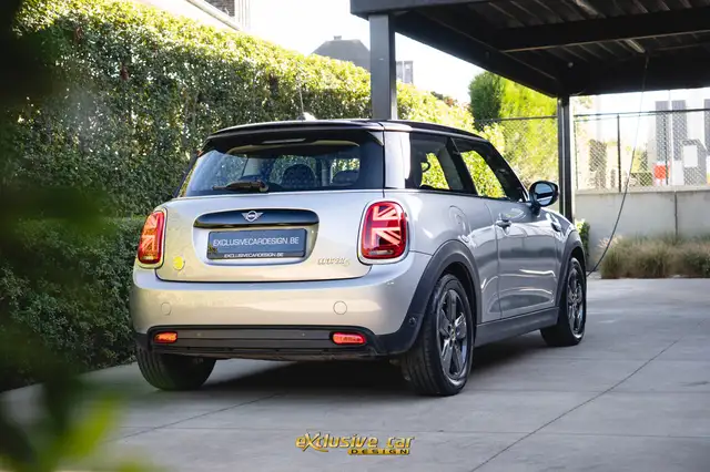 Mini Hatch view 5