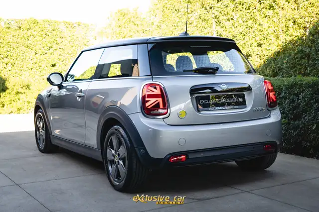 Mini Hatch view 7