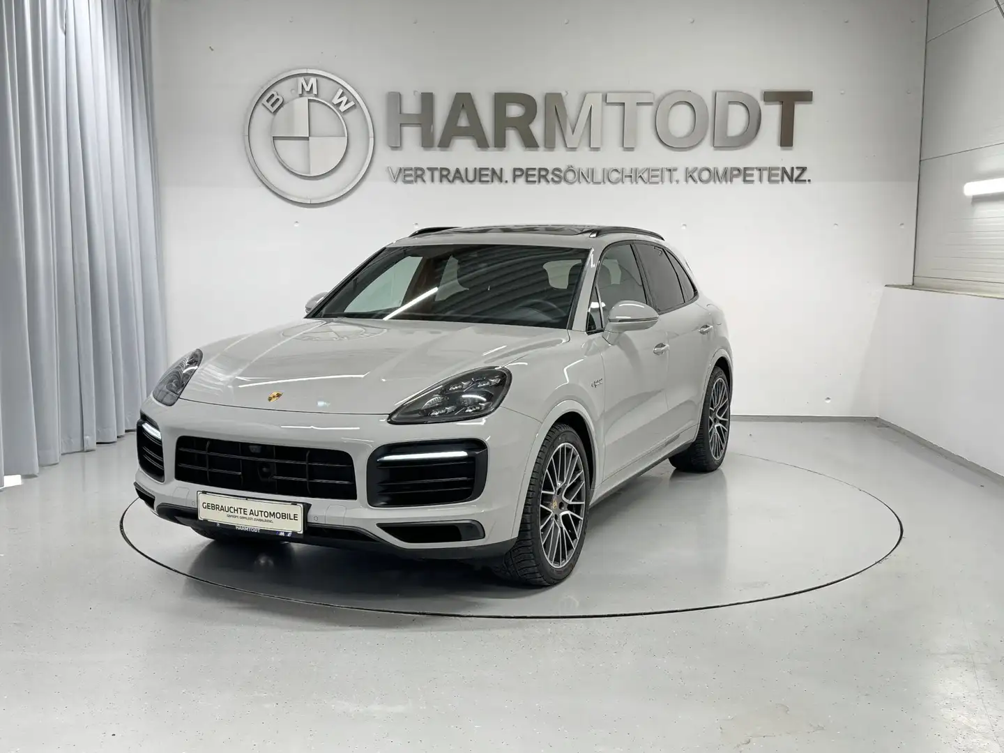 Porsche Cayenne E-Hybrid Grau - 1