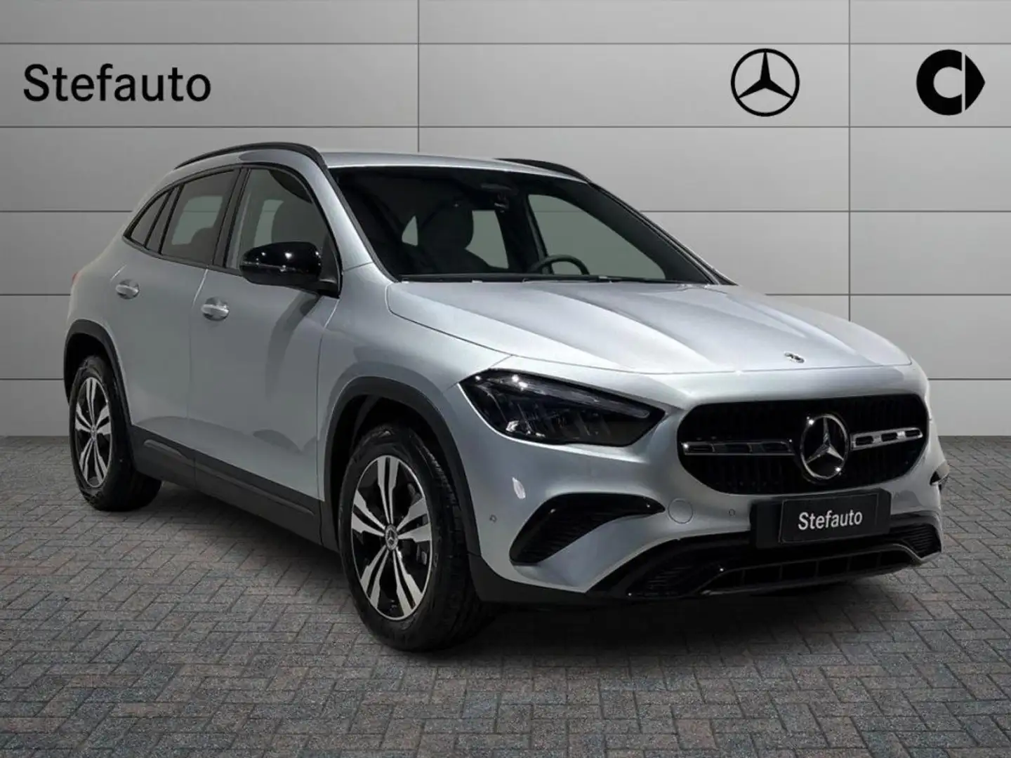 Mercedes-Benz GLA 200 d Automatic Progressive Advanced Argento - 1