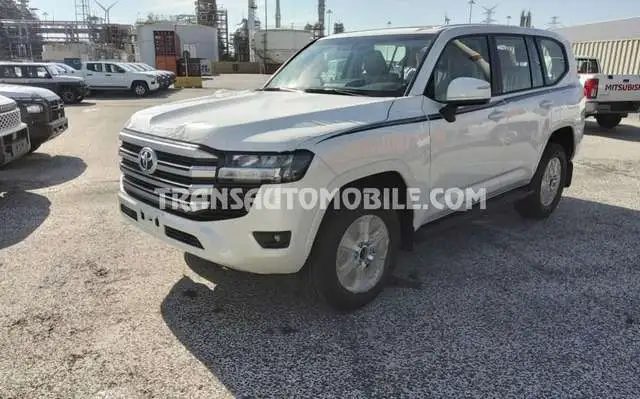 Toyota Land Cruiser GXR-8 7 seaters / places 3.3L TURBO DIESEL AUTOMATIQUE
