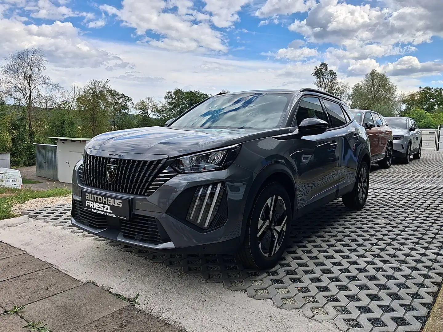 Peugeot 2008 PureTech 110 S&S Allure 6-Gang-Manuell Grau - 2