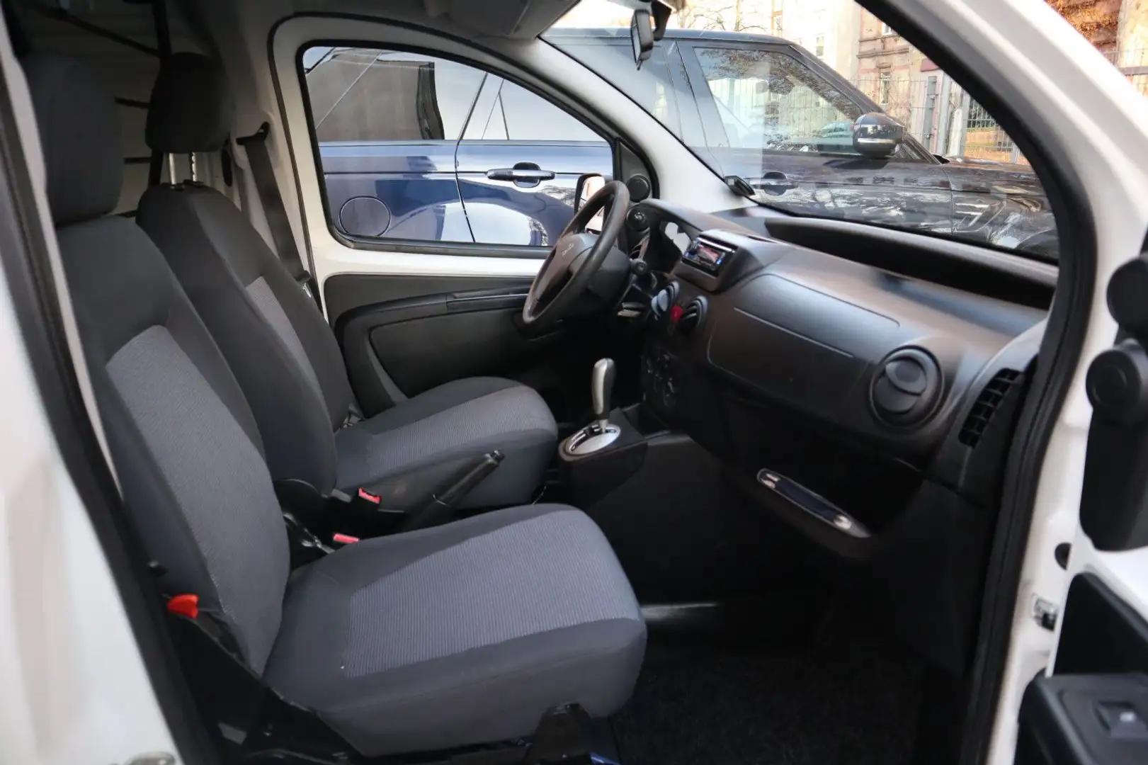 Peugeot Bipper Basis 1.3 HDI 1.Hand Automatik - 2