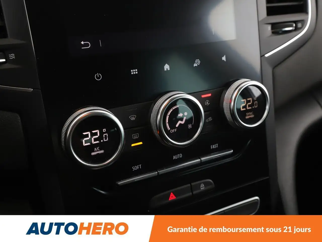 Renault Megane Berline — photo 37