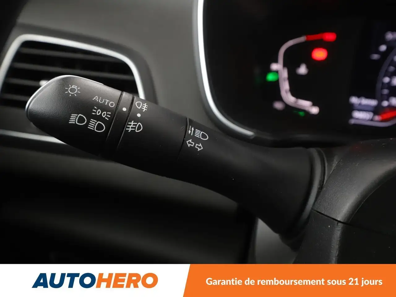 Renault Megane Berline — photo 22