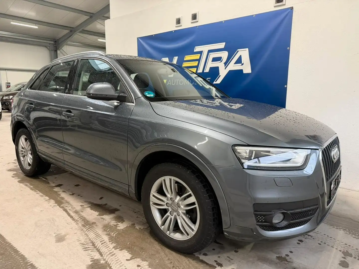 Audi Q3 2.0 TDI*ALCANTARA*NAVI*PDC* Gris - 2