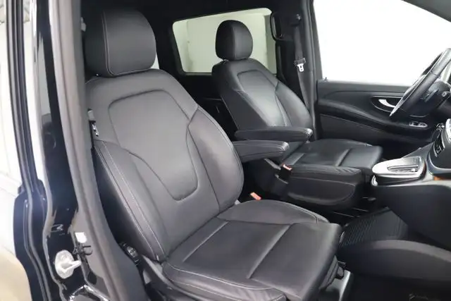 Mercedes-Benz V 300 view 10