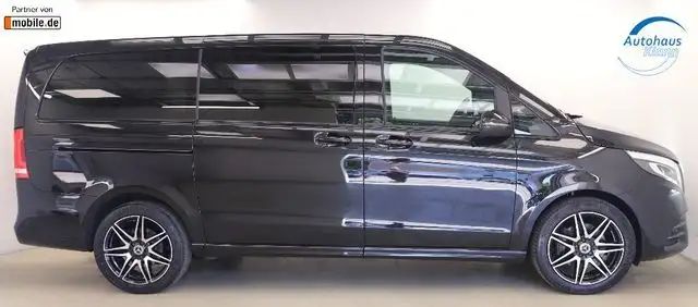 Mercedes-Benz V 300 view 5