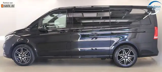 Mercedes-Benz V 300 view 4