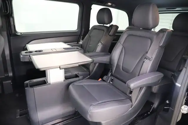 Mercedes-Benz V 300 view 13