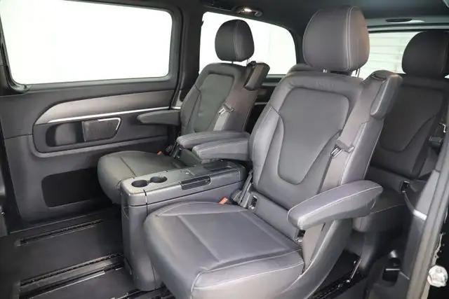 Mercedes-Benz V 300 view 11