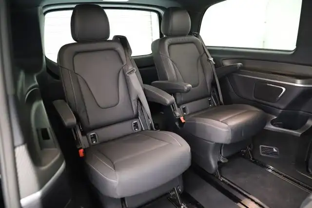 Mercedes-Benz V 300 view 15