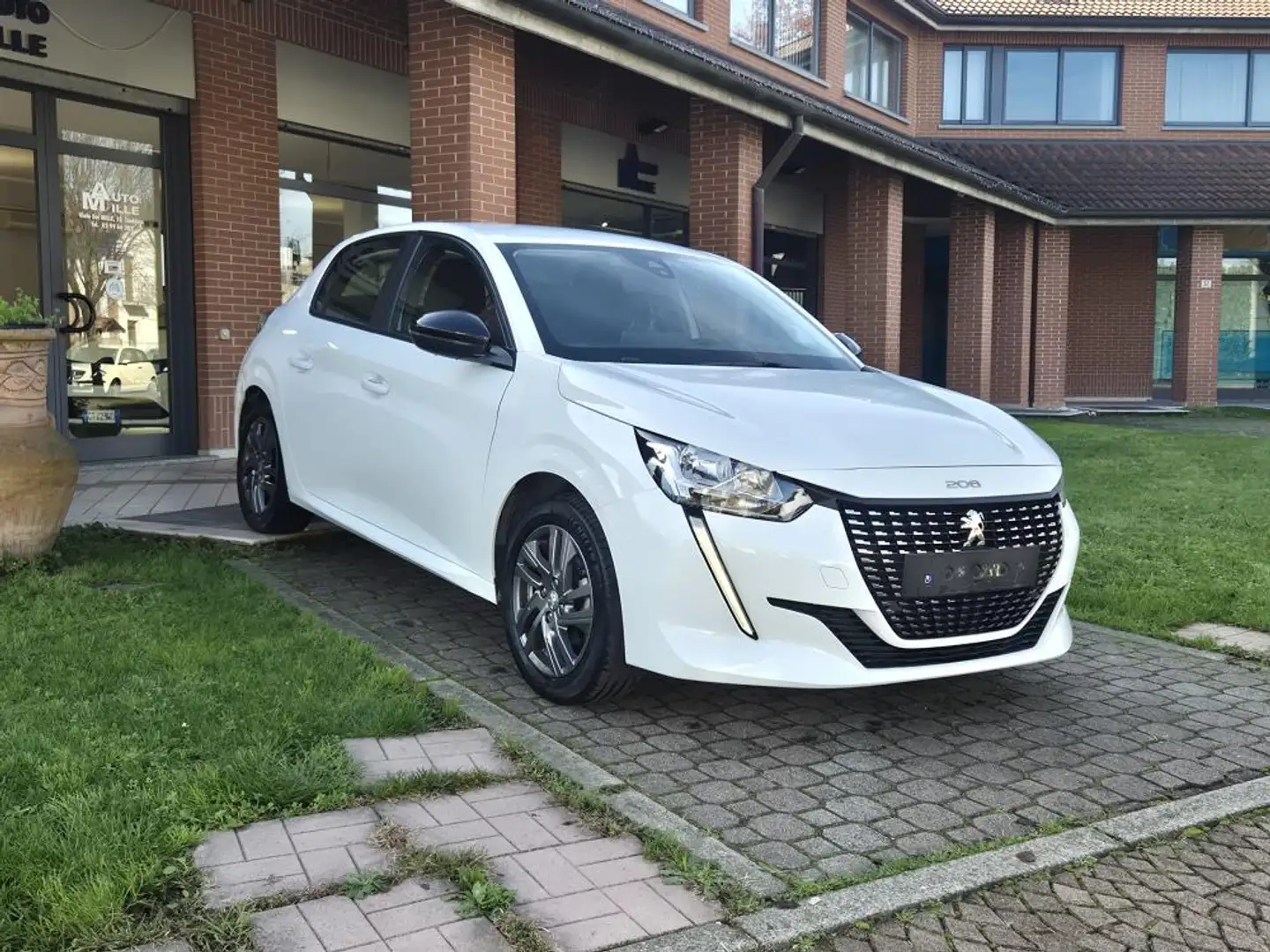 Peugeot 208 208 1.2 puretech Active s&s 75cv Weiß - 2