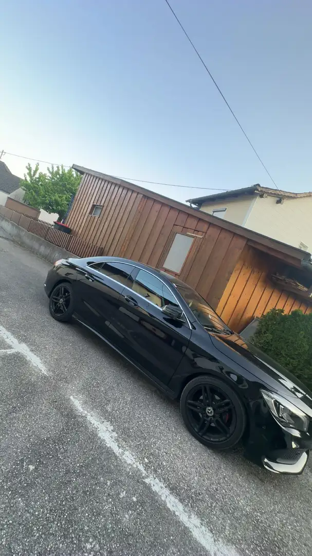 Mercedes-Benz CLA 180 d Aut. Schwarz - 1