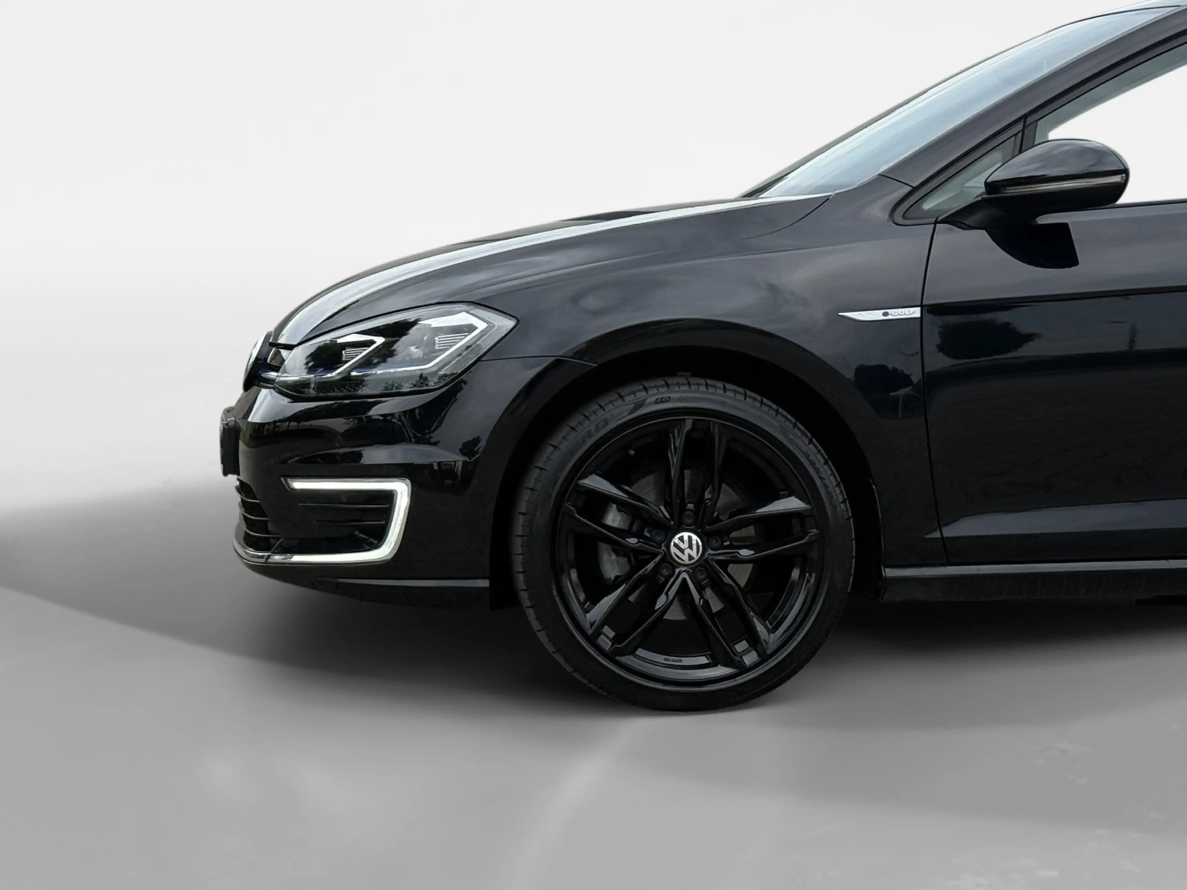 Volkswagen e-Golf E-DITION — photo 8