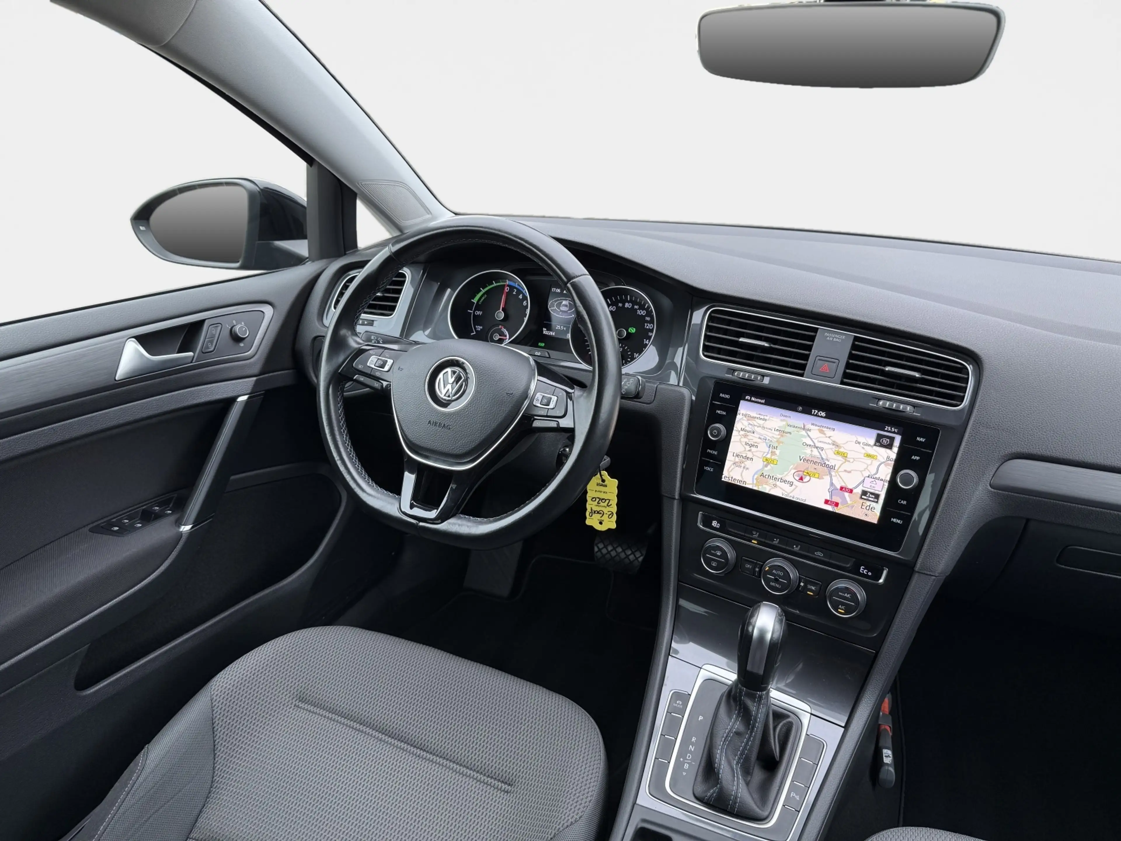 Volkswagen e-Golf E-DITION — photo 12