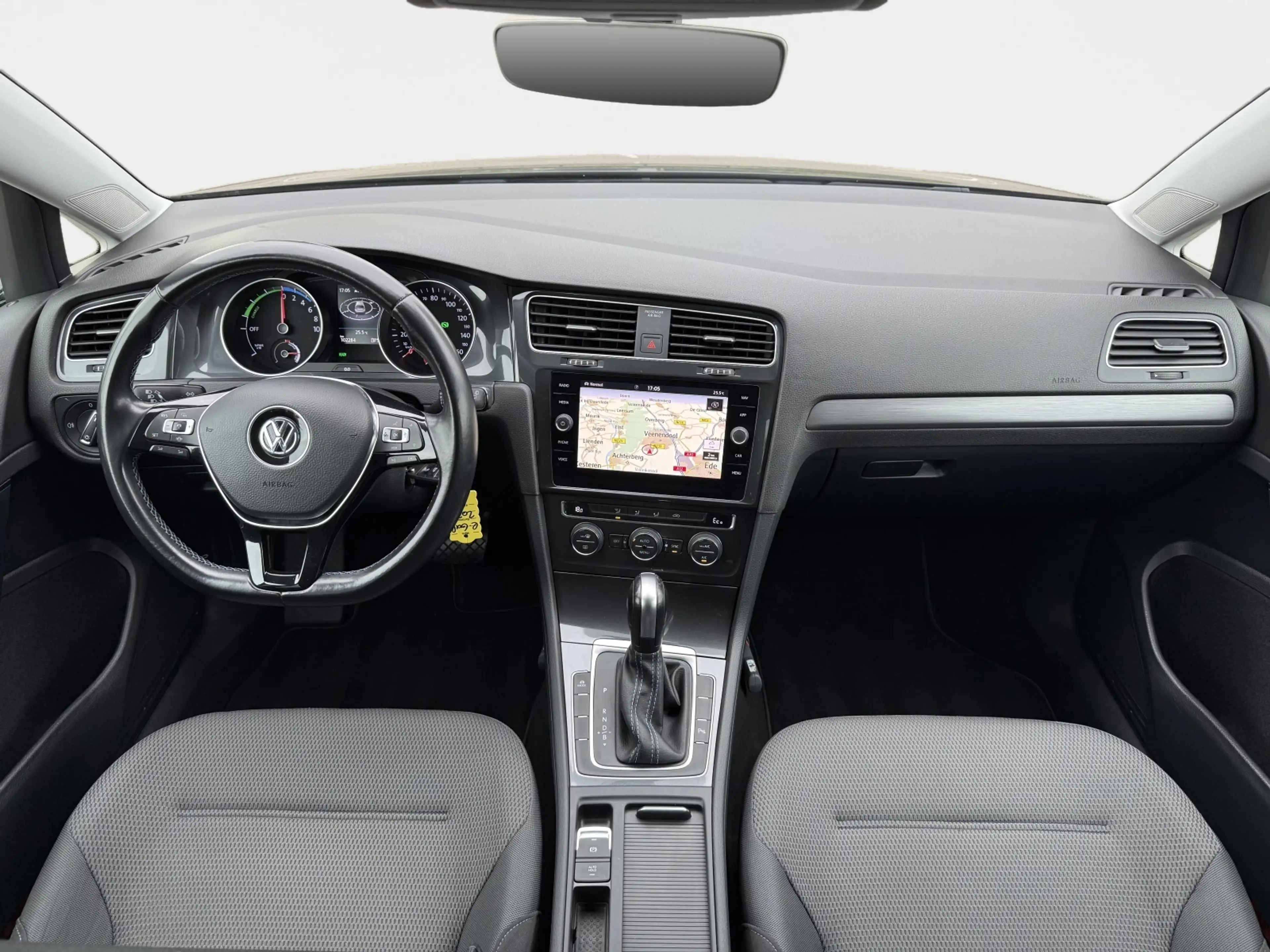 Volkswagen e-Golf E-DITION — photo 11
