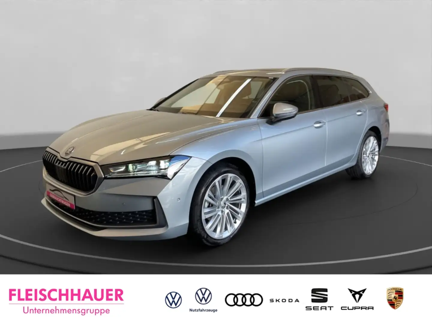 Skoda Superb 2.0 TDI Combi L&K Neues Modell AHK Pano Navi Leder Grau - 1