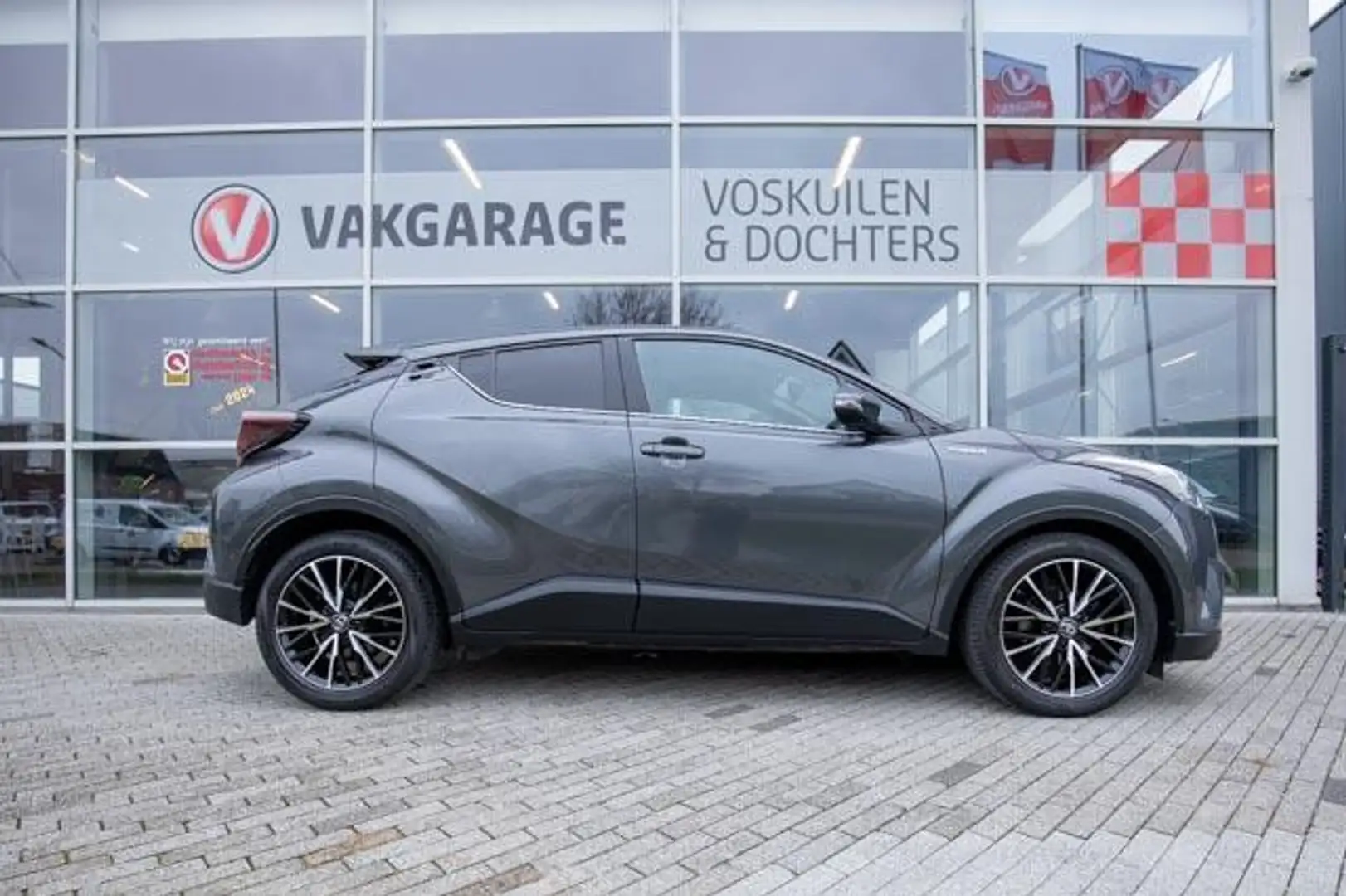Toyota C-HR 1.8 Hybrid Style| Dodehoeksensoren | Luxe interieu Grau - 2