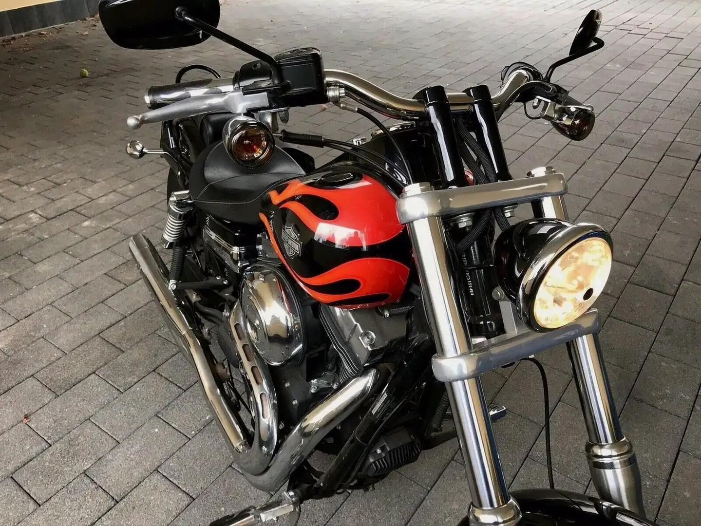 Harley-Davidson Dyna Wide Glide Schwarz - 2