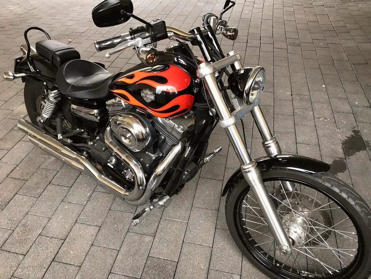 Harley-Davidson Dyna Wide Glide Schwarz - 1