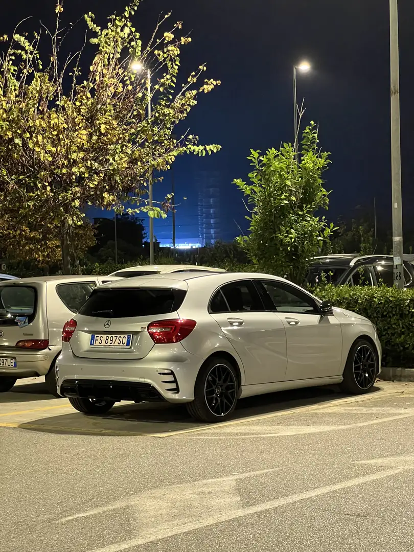Mercedes-Benz A 250 Premium 4matic auto E6 - 1