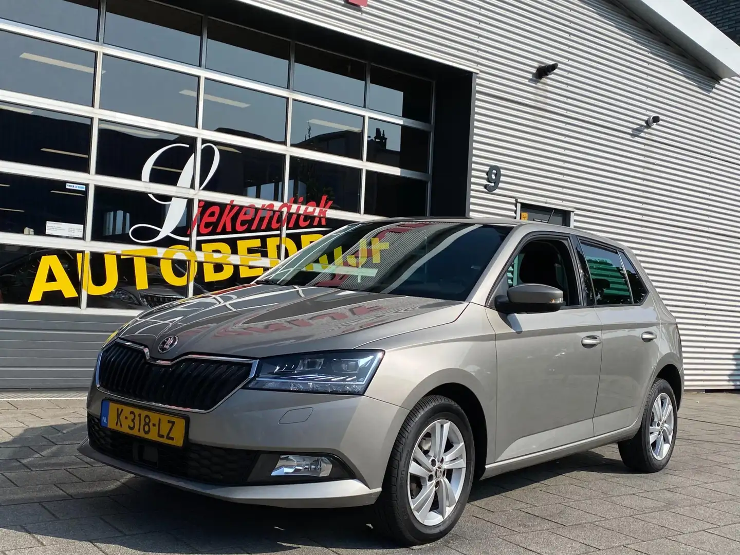 Skoda Fabia 1.0 TSI Monte Carlo - Apple CarPlay / Navigatie I Beige - 1