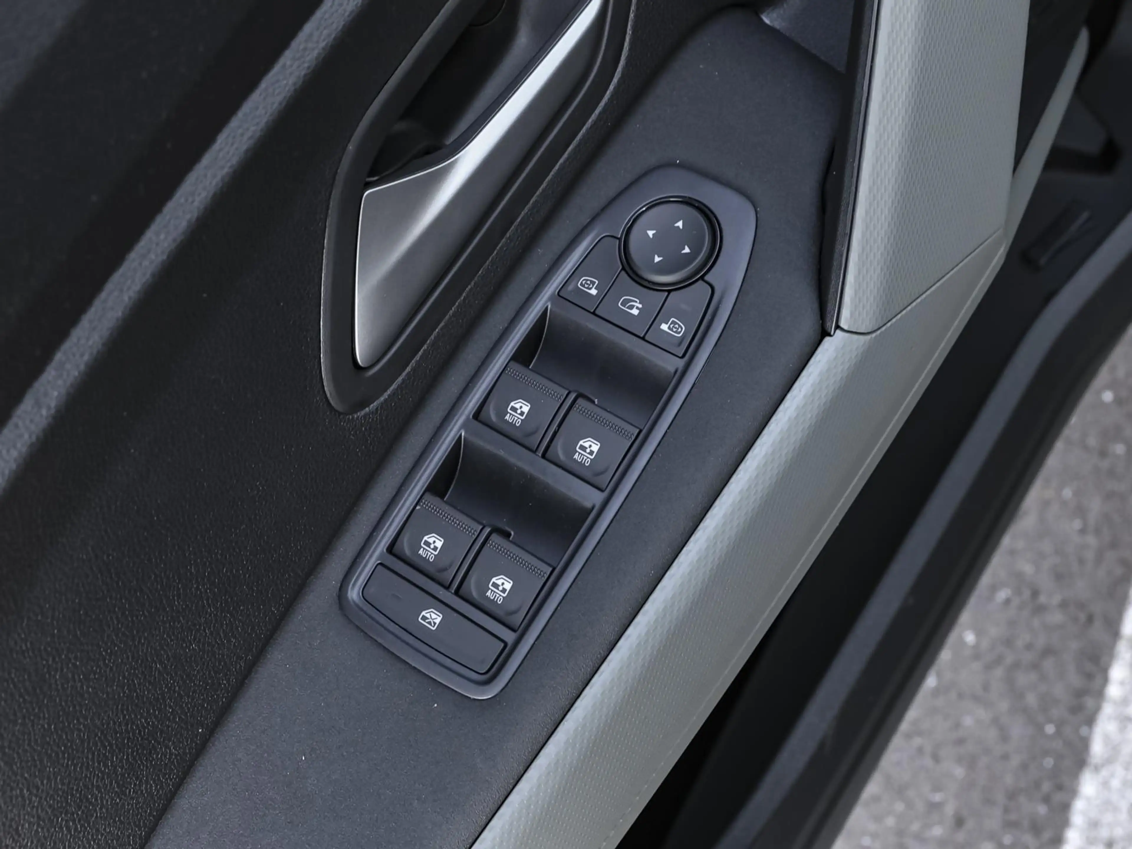 Dacia Bigster Extreme ECO-G 140 SD NAVI SHZ PDC eHeck — photo 10