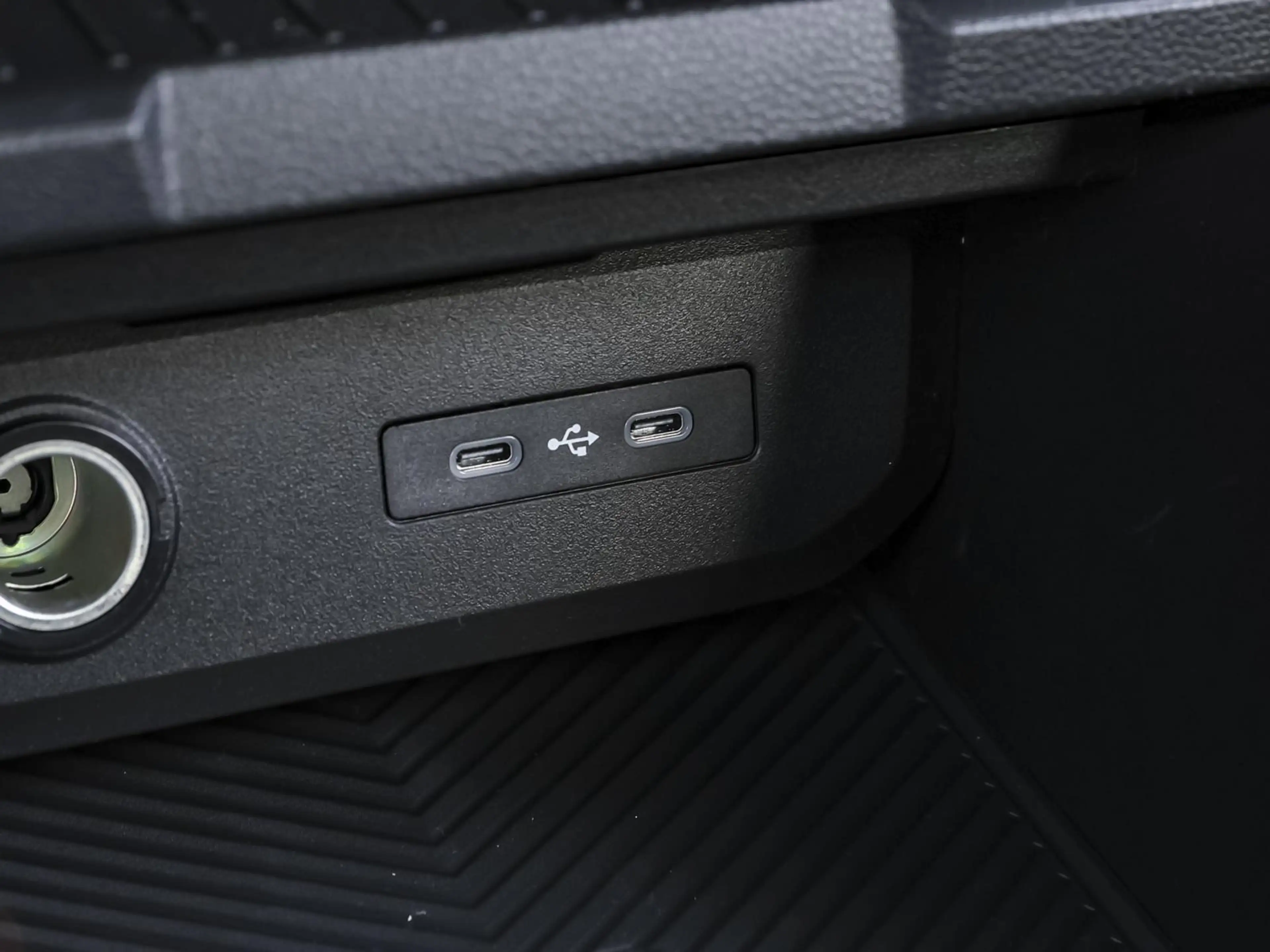 Dacia Bigster Extreme ECO-G 140 SD NAVI SHZ PDC eHeck — photo 12