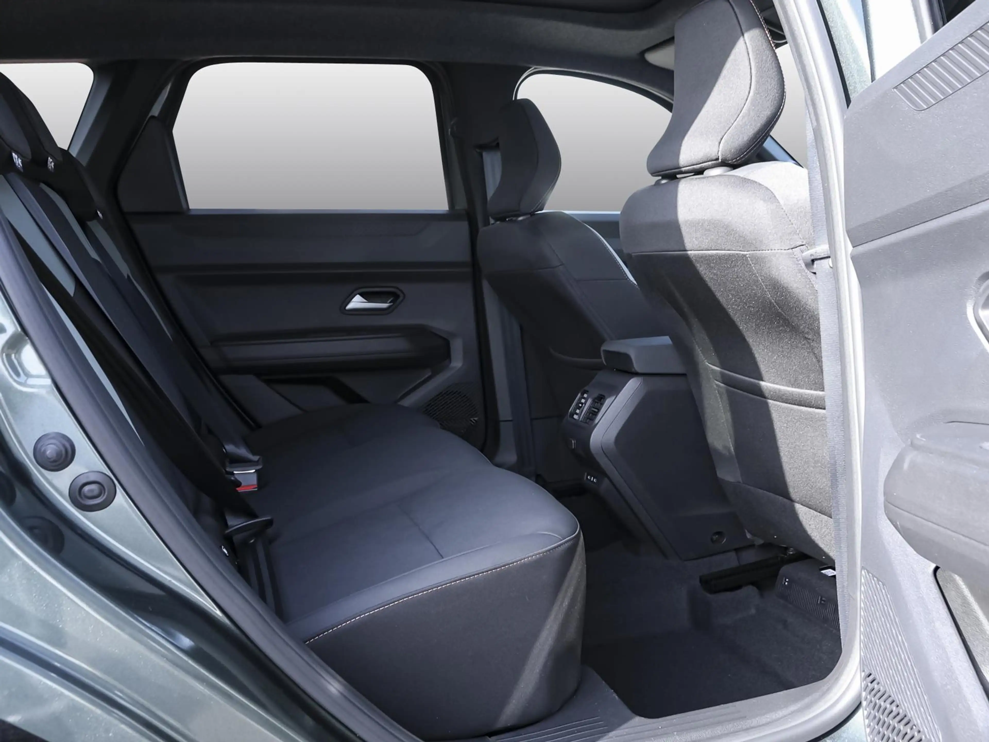 Dacia Bigster Extreme ECO-G 140 SD NAVI SHZ PDC eHeck — photo 4