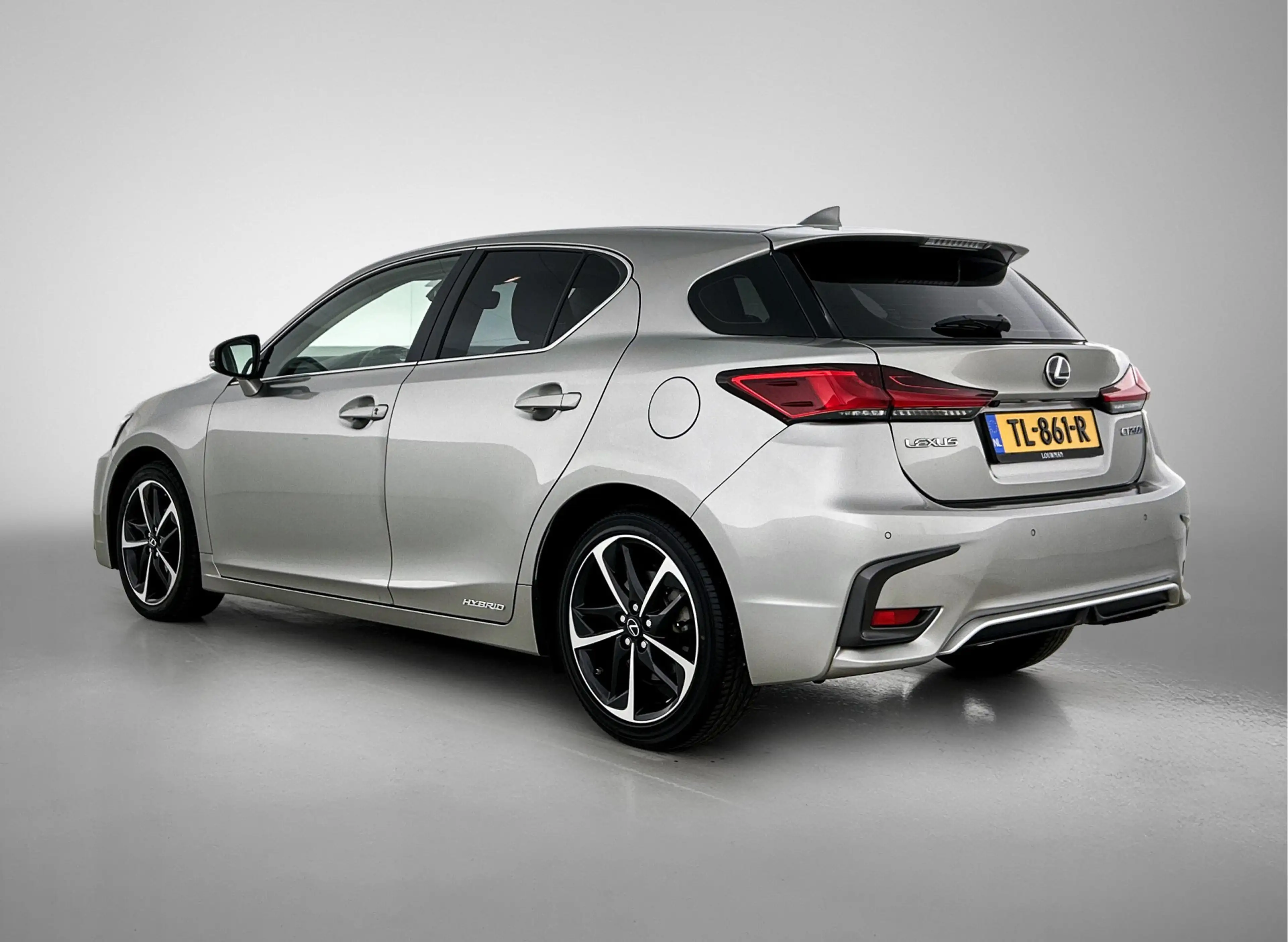 Lexus CT 200h Business Launch Edition | LED-koplampen | Parkeers — photo 13