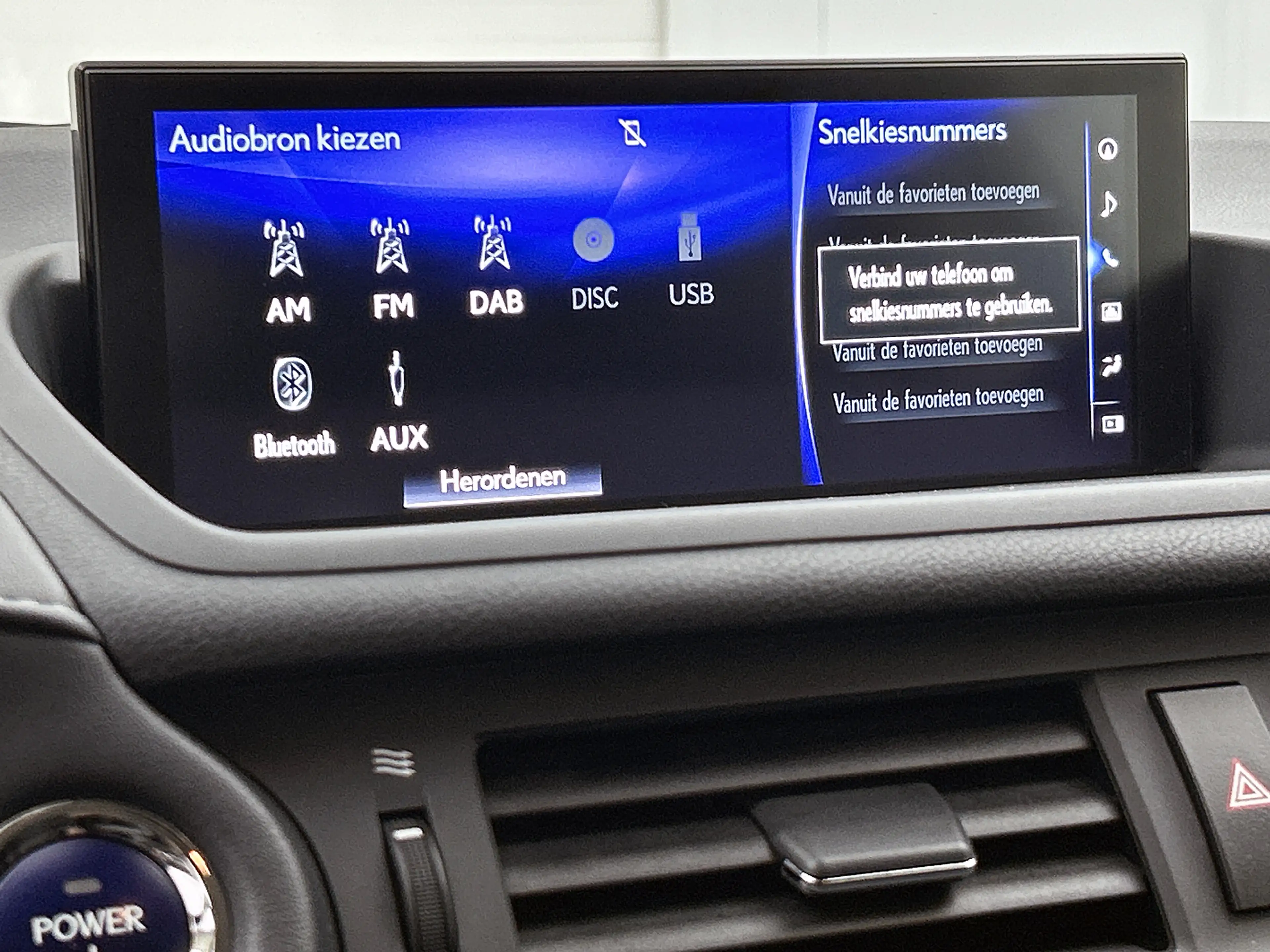Lexus CT 200h Business Launch Edition | LED-koplampen | Parkeers — photo 7
