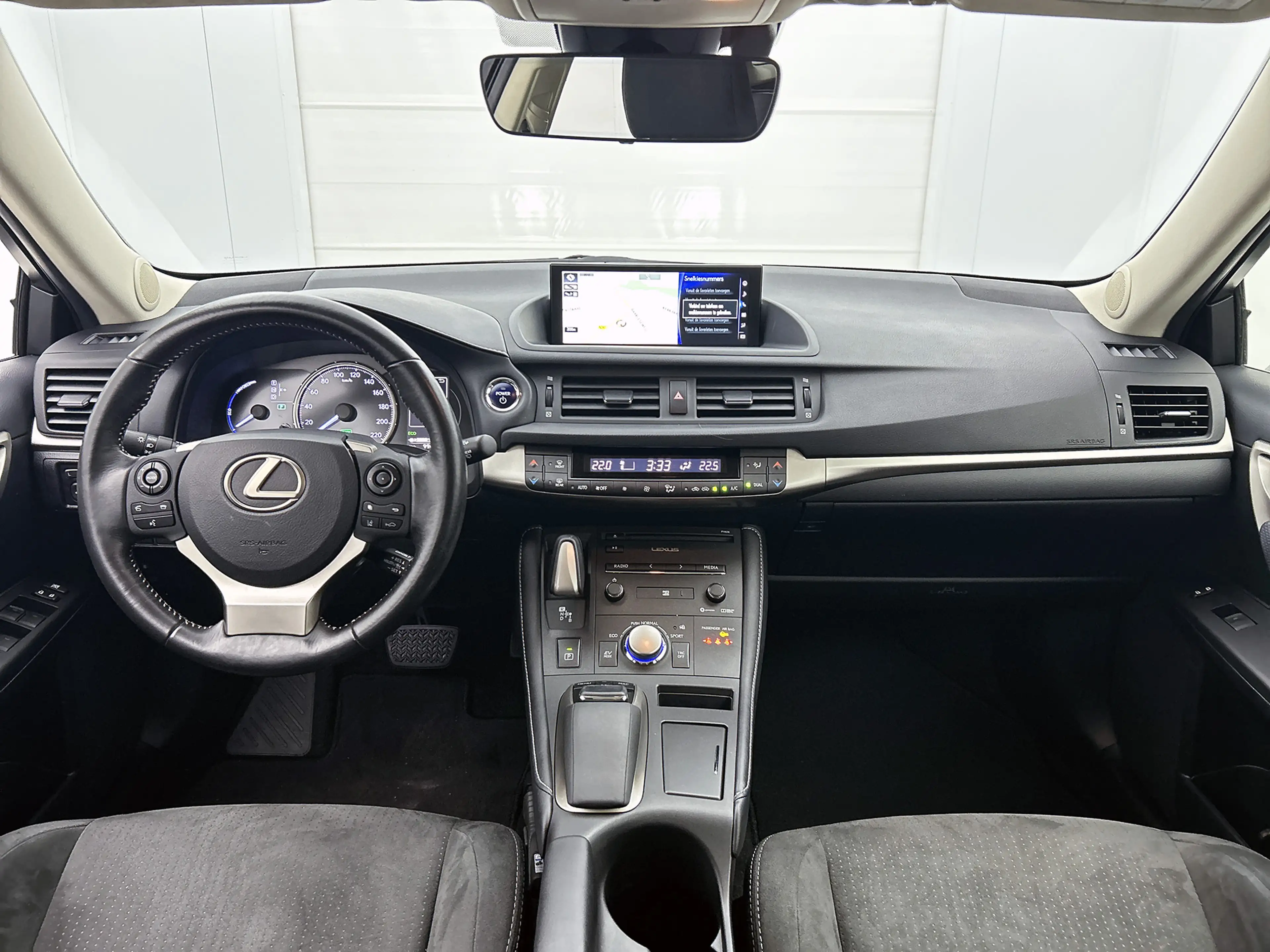 Lexus CT 200h Business Launch Edition | LED-koplampen | Parkeers — photo 4