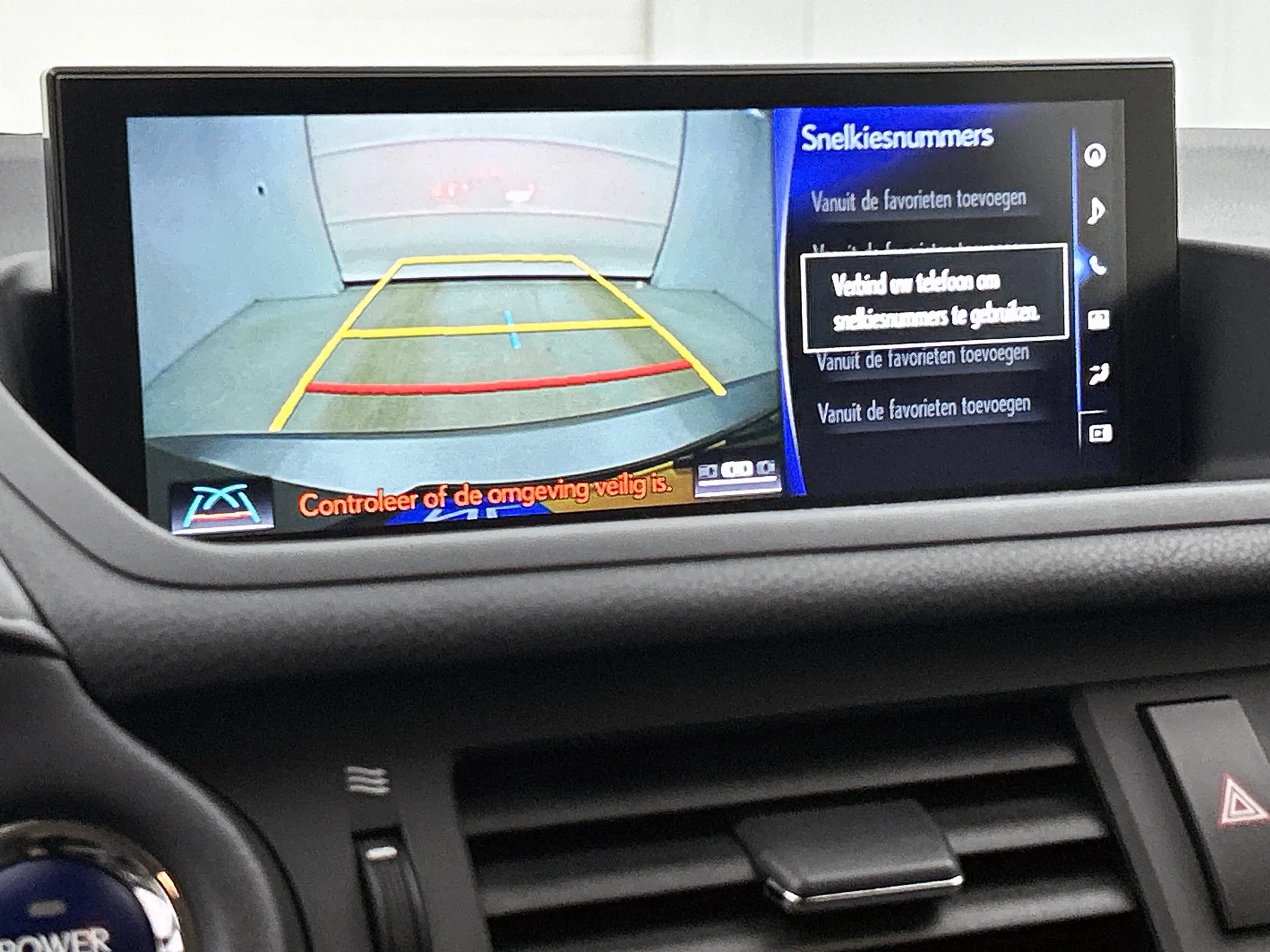 Lexus CT 200h Business Launch Edition | LED-koplampen | Parkeers — photo 8