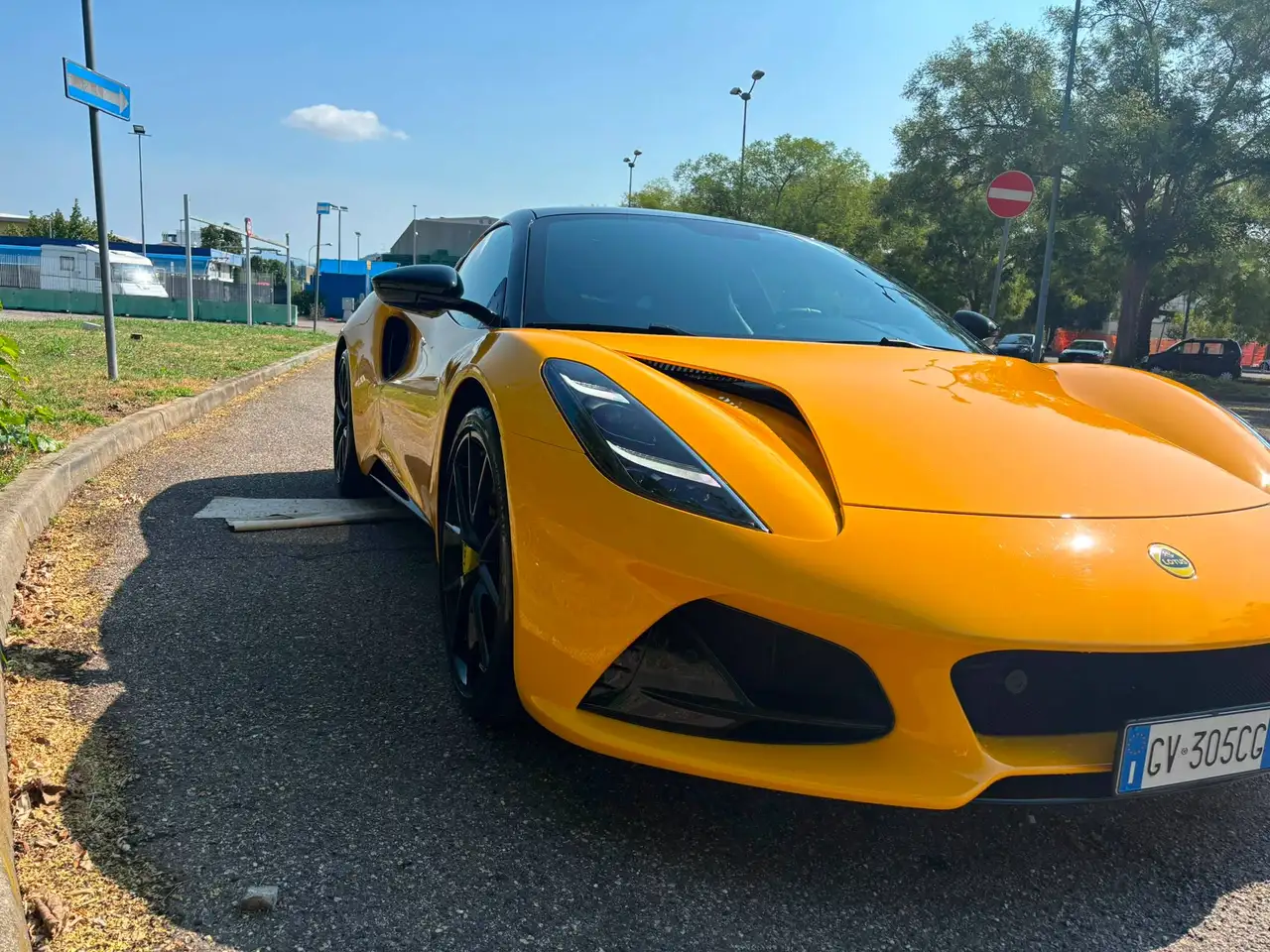 Lotus Emira 2024