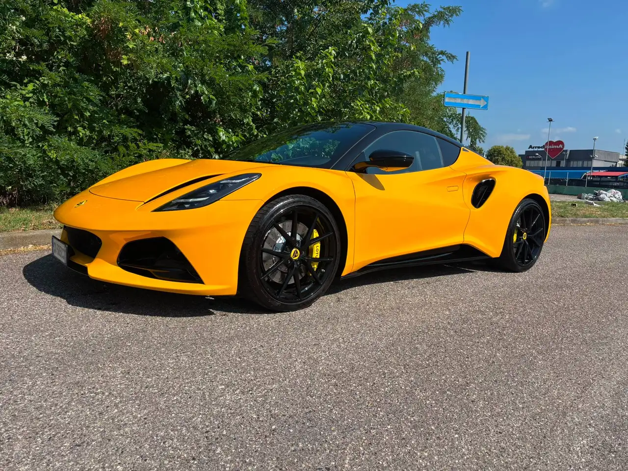 Lotus Emira 2024