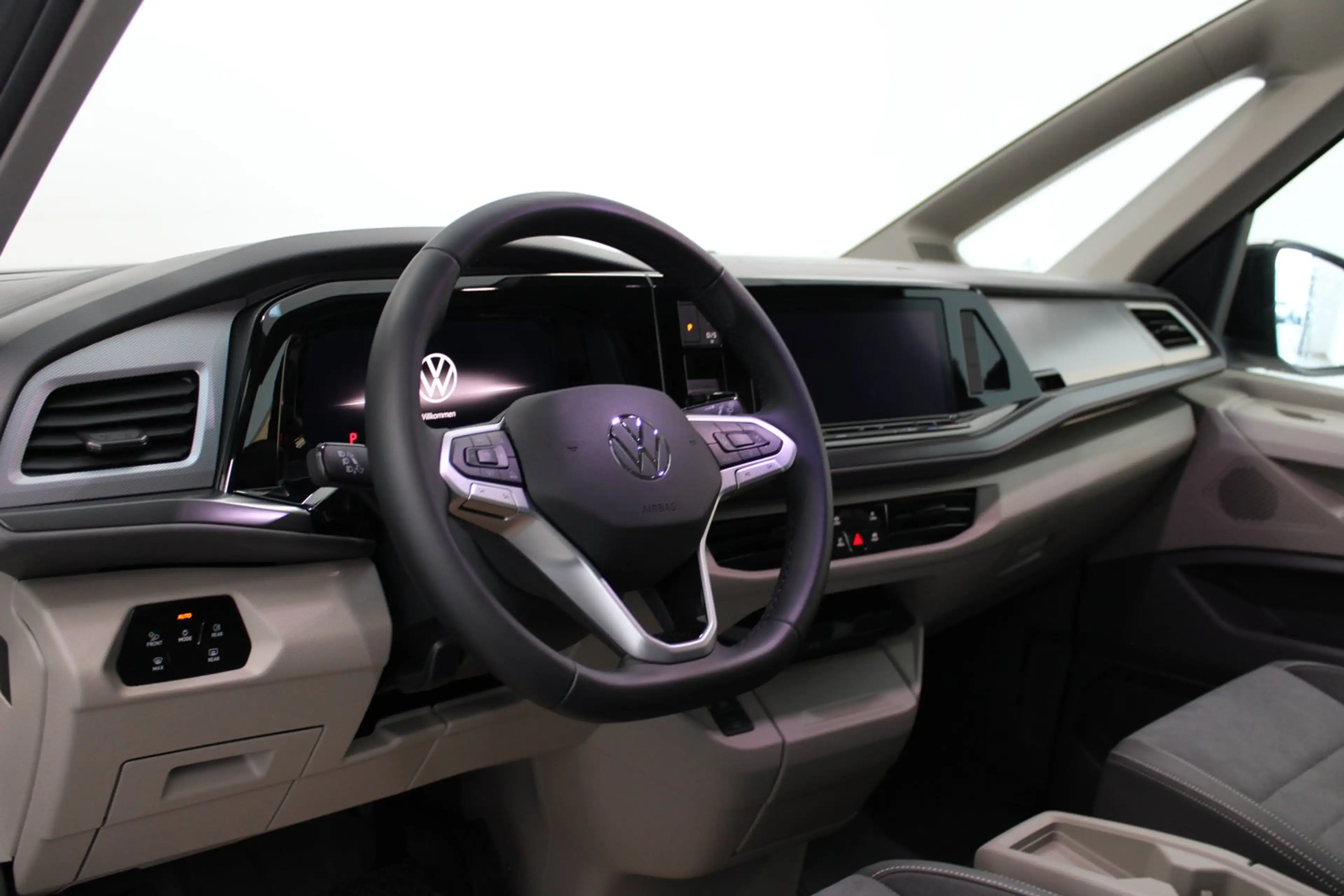 Volkswagen T7 California VW Multivan T7 California eHybrid 180 kW 4M — photo 5
