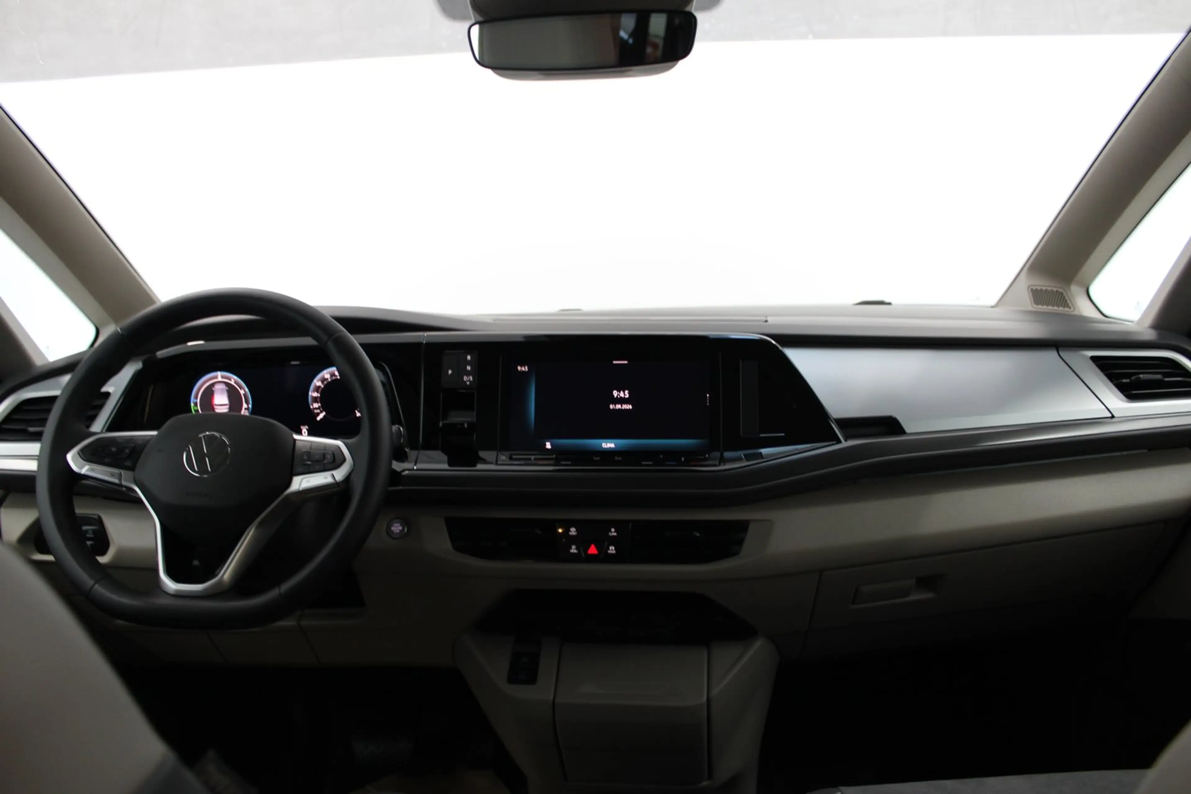 Volkswagen T7 California VW Multivan T7 California eHybrid 180 kW 4M — photo 6